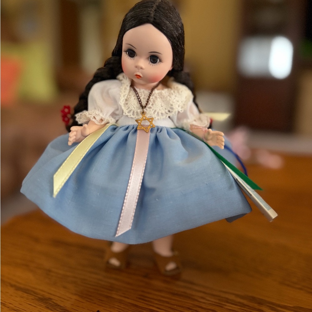 Vintage Madame Alexander Miniature Showcase Israel #568 8” Doll